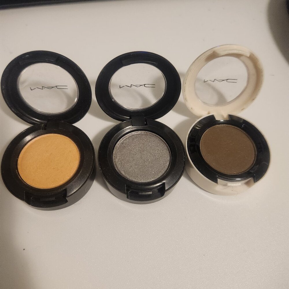 MAC Eyeshadows (Set of 3)